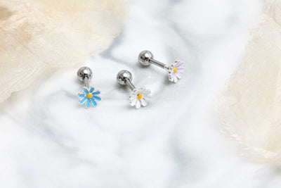 Tiny flower Earring 16G Spring flower cartilage earring  Mini flower Helix earring Hypoallergenic Flower stud earrings